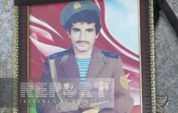 Şəhidin qardaşı: “Sovet hərbçisi Əbülfəzin barmağını kəsib nişan üzüyünü götürmüşdü” - FOTO