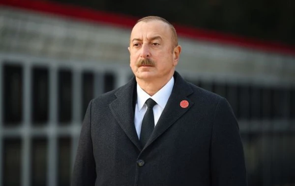 Prezident İlham Əliyev Şəhidlər xiyabanını ziyarət edib - FOTO
