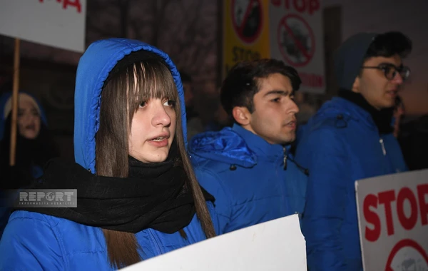 Несмотря на морозную погоду, акция протеста на дороге Ханкенди-Лачын продолжается - ФОТО