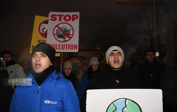 Несмотря на морозную погоду, акция протеста на дороге Ханкенди-Лачын продолжается - ФОТО