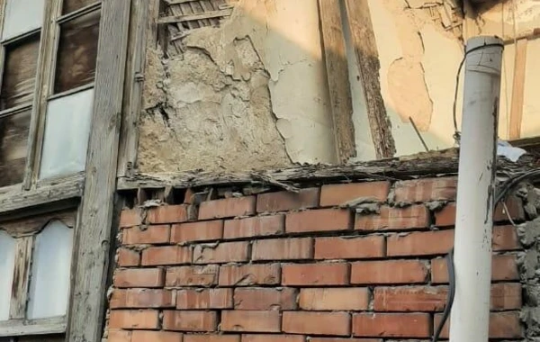 Söküləcək binanın sakinləri kompensasiyadan narazıdır - "Həmin ərazidə kvadrata 2200 verilib" - FOTO