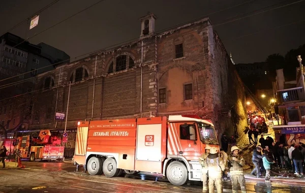 İstanbulda erməni kilsəsi yandı: 2 nəfər öldü - FOTO/VİDEO
