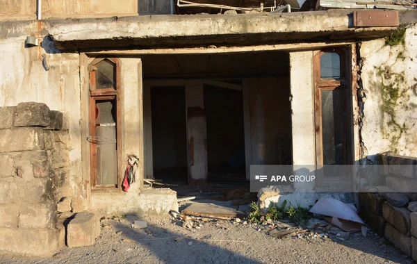 Bakıda daha bir bina sökülür: Sakinlərə kompensasiya ödəniləcək - FOTO