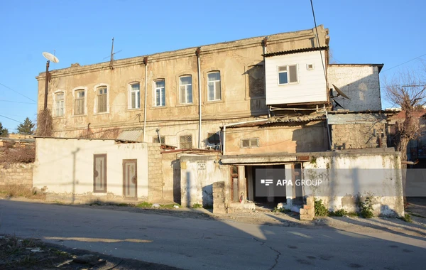 Bakıda daha bir bina sökülür: Sakinlərə kompensasiya ödəniləcək - FOTO