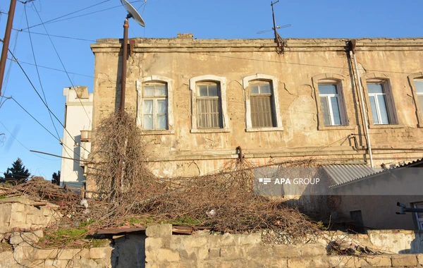 Bakıda daha bir bina sökülür: Sakinlərə kompensasiya ödəniləcək - FOTO