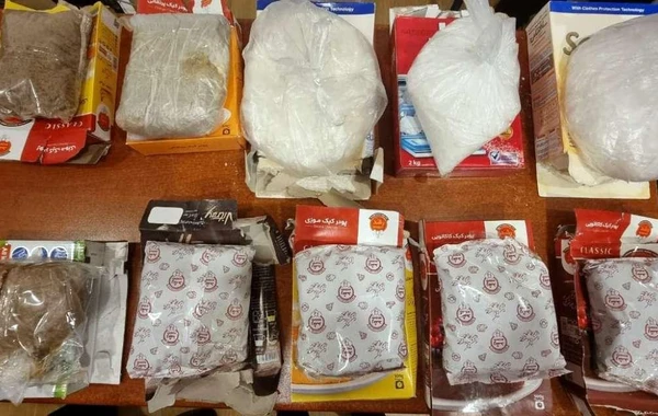 Naxçıvan-Bakı avtobusunda şirniyyat qutusundan 6 kq  narkotik aşkar edildi - FOTO