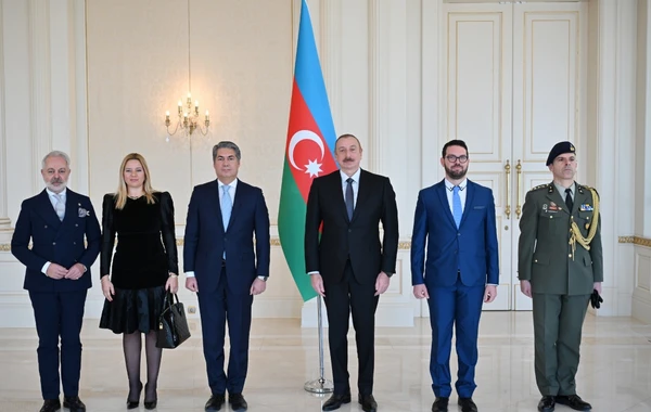 Президент Ильхам Алиев принял верительные грамоты новоназначенного посла Греции в Азербайджане - ФОТО