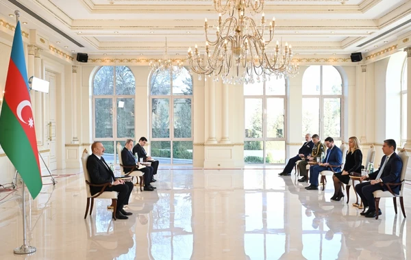 Президент Ильхам Алиев принял верительные грамоты новоназначенного посла Греции в Азербайджане - ФОТО