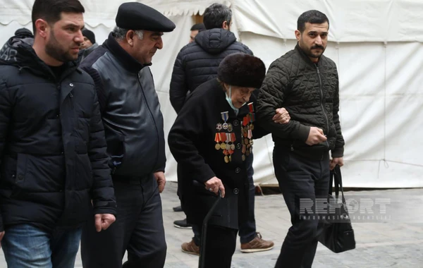 Продолжается траурная церемония по погибшему при теракте в посольстве Азербайджана - ФОТО