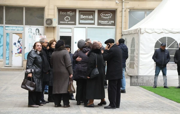 Продолжается траурная церемония по погибшему при теракте в посольстве Азербайджана - ФОТО