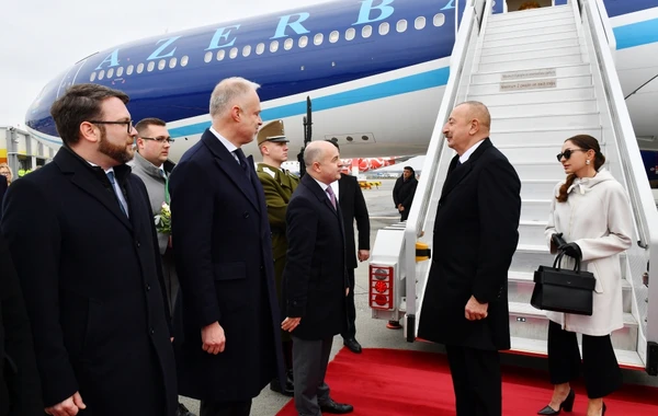 Президент Ильхам Алиев отправился с официальным визитом в Венгрию - ФОТО