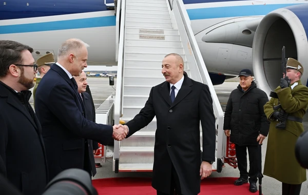 Президент Ильхам Алиев отправился с официальным визитом в Венгрию - ФОТО