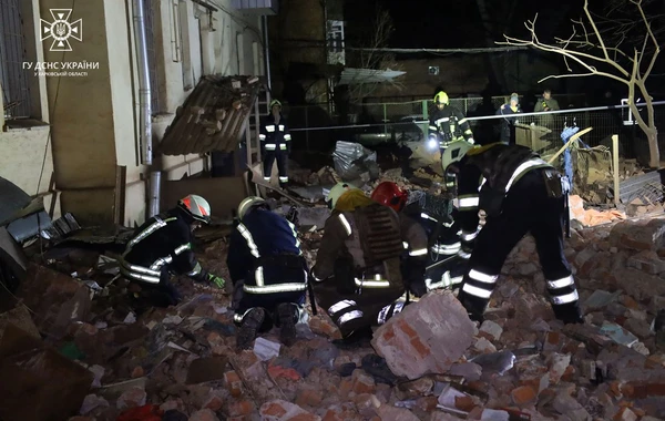 Xarkov raket atəşinə tutuldu: Ölən və yaralananlar var - FOTO