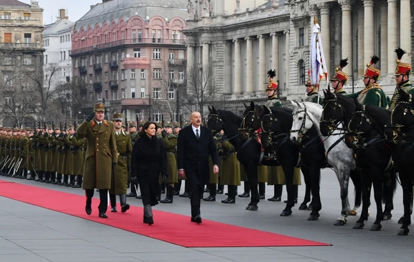 Budapeştdə Azərbaycan Prezidenti İlham Əliyevin rəsmi qarşılanma mərasimi olub - FOTO