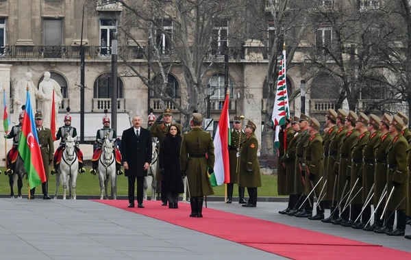 Budapeştdə Azərbaycan Prezidenti İlham Əliyevin rəsmi qarşılanma mərasimi olub - FOTO