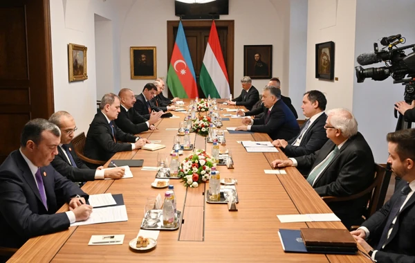 Azərbaycan Prezidentinin Macarıstanın Baş naziri ilə geniş tərkibdə görüşü olub - FOTO - YENİLƏNİB