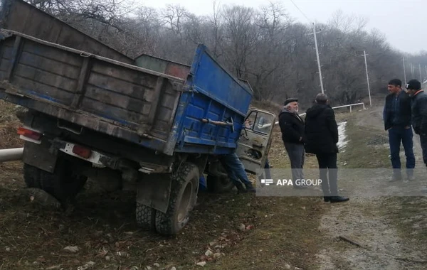 Azərbaycanda qəza - 4 maşın bir-biri ilə toqquşdu - FOTO
