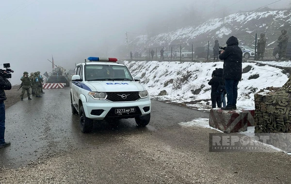 Сегодня по дороге Ханкенди-Лачын беспрепятственно проехали 57 автомобилей миротворцев - ОБНОВЛЕНО + ФОТО