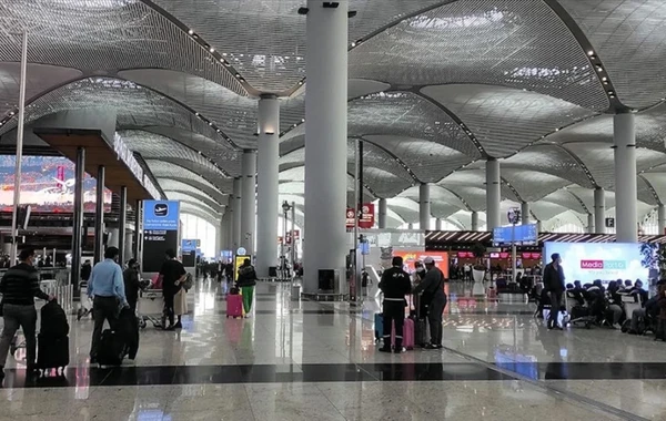 Məşhur teleaparıcı İstanbul aeroportunda saxlanıldı - FOTO