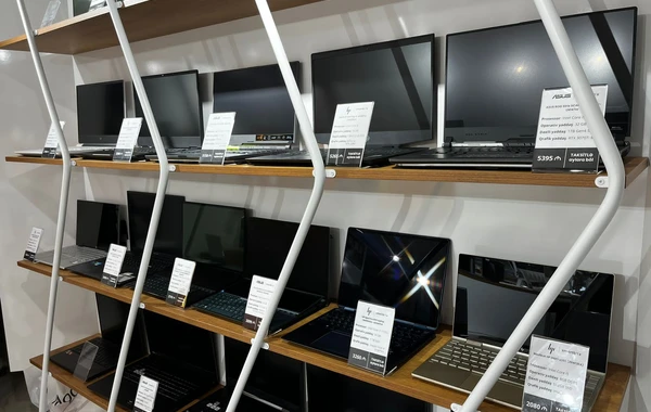 "Smartbox" mağazasından möhtəşəm fürsət - açılış günü gəl notbuk qazan - FOTO