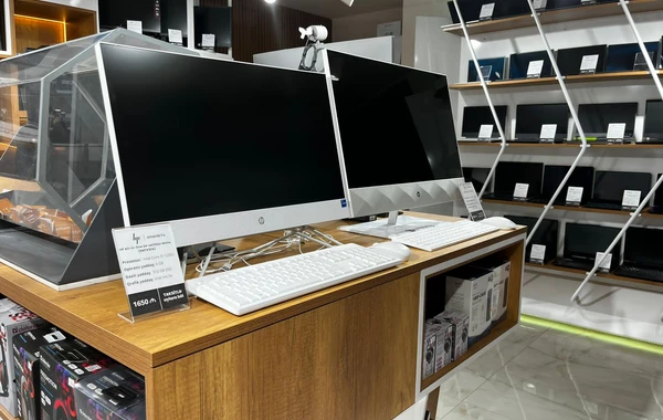 "Smartbox" mağazasından möhtəşəm fürsət - açılış günü gəl notbuk qazan - FOTO