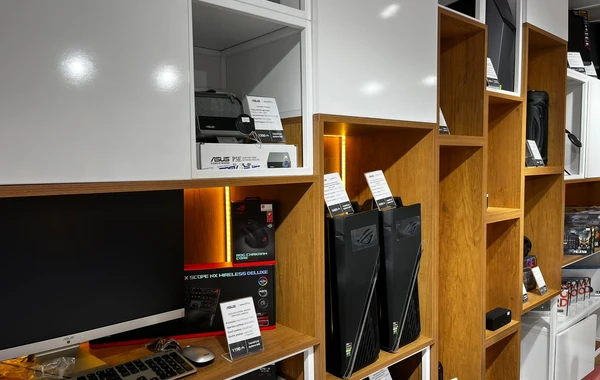 "Smartbox" mağazasından möhtəşəm fürsət - açılış günü gəl notbuk qazan - FOTO