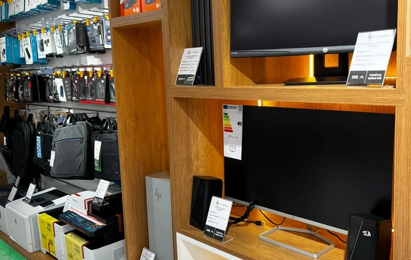 "Smartbox" mağazasından möhtəşəm fürsət - açılış günü gəl notbuk qazan - FOTO