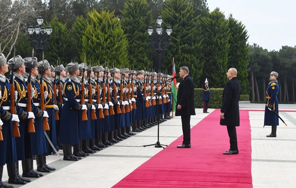 Состоялась церемония официальной встречи Президента Румынии - ФОТО