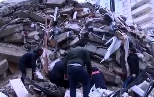 Türkiyədə 40-a yaxın idmançı dağıntılar altında qaldı - VİDEO