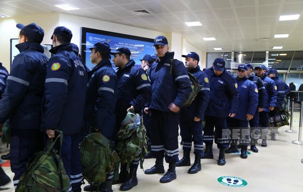 Prezidentin tapşırığı ilə Türkiyəyə yola düşən Azərbaycanın xilasetmə qrupu ünvana çatıb - FOTO