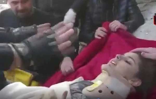 37 saat dağıntılar altında qalan 17 yaşlı qız xilas edildi - ANBAAN VİDEO
