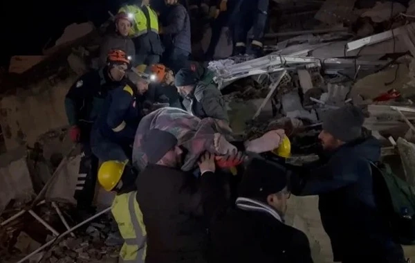 Hatayda möcüzəvi qurtuluş - 46 saat sonra sağ çıxarıldı - FOTO/VİDEO