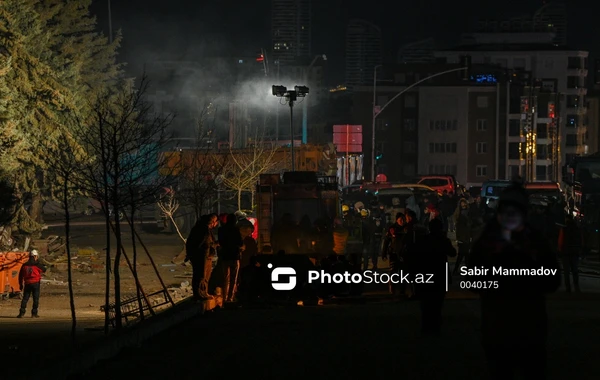 Gecə boyu Qaziantepdə davam edən xilasetmə işlərindən PhotoStock.az-ın FOTOREPORTAJI