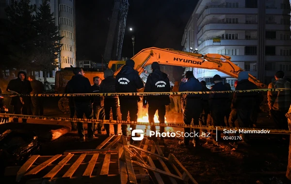 Спасательные работы в Газиантепе продолжались всю ночь - ФОТОРЕПОРТАЖ PhotoStock.az