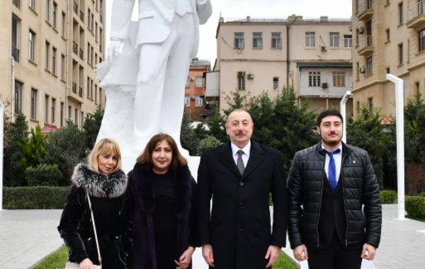 Президент Ильхам Алиев на открытии памятника выдающемуся композитору Тофигу Кулиеву - ОБНОВЛЕНО + ФОТО
