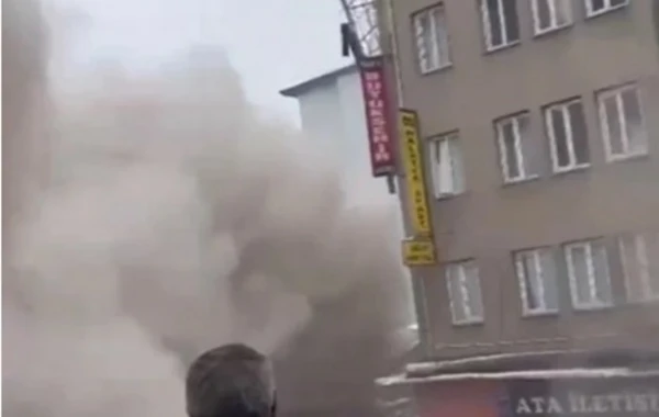 Xilasedicilər axtarış edən vaxt zəlzələ - Bina çökdü - FOTO/VİDEO