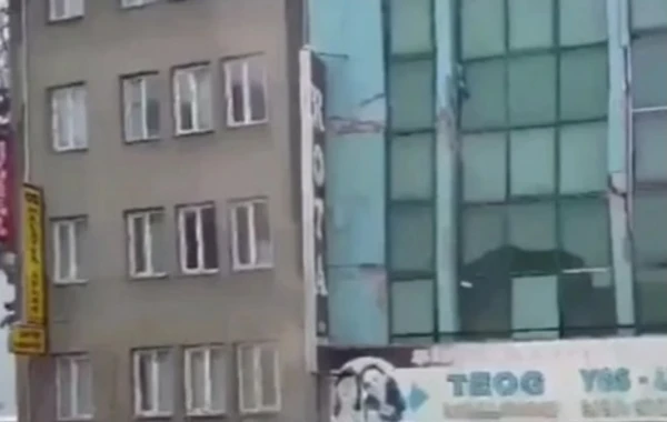 Xilasedicilər axtarış edən vaxt zəlzələ - Bina çökdü - FOTO/VİDEO