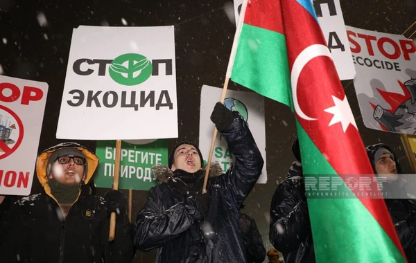 Акция на дороге Ханкенди-Лачын продолжается, есмотря на снегопад - ФОТО