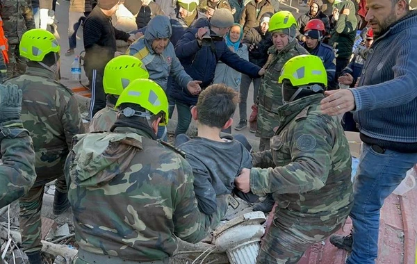 Азербайджанские спасатели в Турции спасли из-под завалов 44 человека - ВИДЕО