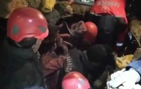 Азербайджанские спасатели в Турции спасли из-под завалов 44 человека - ВИДЕО