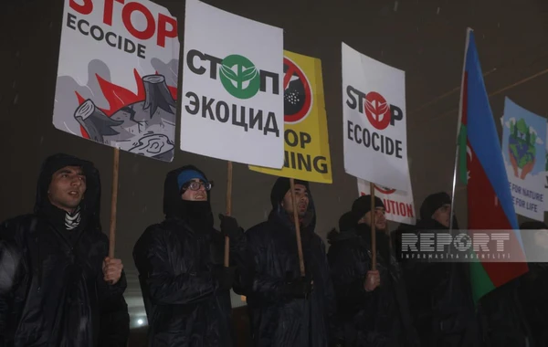 На дороге Ханкенди-Лачын продолжается акция протеста экоактивистов