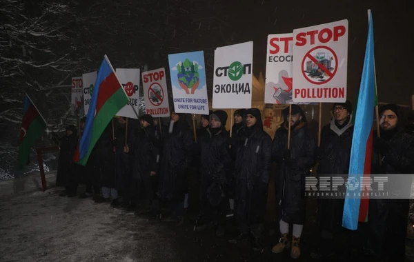На дороге Ханкенди-Лачын продолжается акция протеста экоактивистов