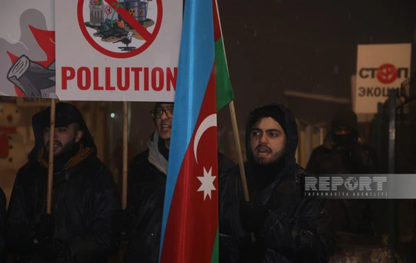 На дороге Ханкенди-Лачын продолжается акция протеста экоактивистов