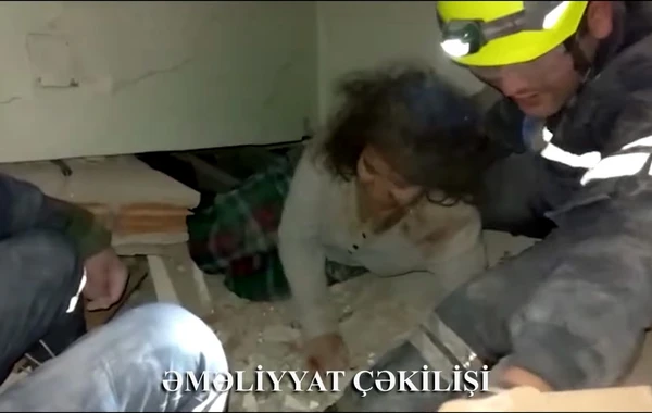 Dağıntılar altından çıxarılan qadın Prezident İlham Əliyevə salam göndərdi - VİDEO