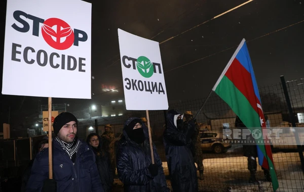 На дороге Ханкенди-Лачын продолжается акция протеста экоактивистов - ФОТО