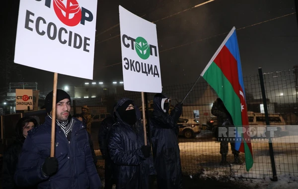 На дороге Ханкенди-Лачын продолжается акция протеста экоактивистов - ФОТО