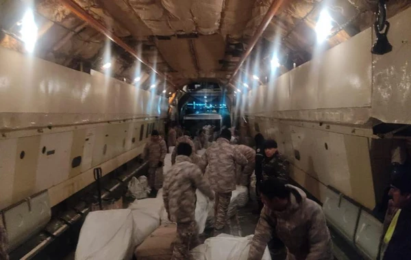 FHN-in təyyarə ilə yola saldığı növbəti humanitar yardım Türkiyəyə çatıb - FOTO/VİDEO