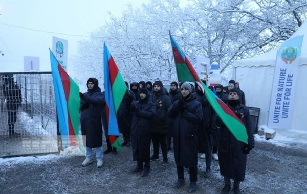 По дороге Ханкенди-Лачын беспрепятственно проехали 30 автомобилей российских миротворцев - ОБНОВЛЕНО + ФОТО