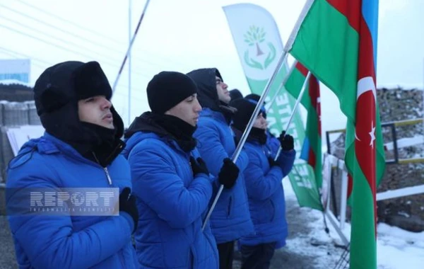По дороге Ханкенди-Лачын беспрепятственно проехали 30 автомобилей российских миротворцев - ОБНОВЛЕНО + ФОТО