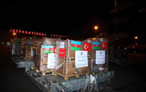 По указанию Мехрибан Алиевой в Турцию вылетел еще один самолет с гуманитарной помощью - ФОТО